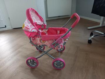Leuke Poppenwagen voor Uren Speelplezier! beschikbaar voor biedingen