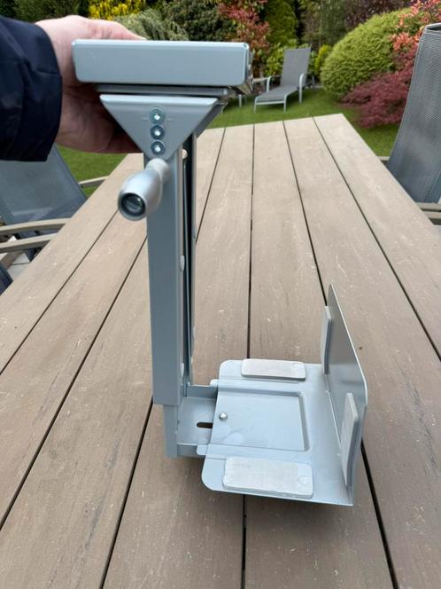 2x ophangbeugel voor computers onder bureau, Computers en Software, Desktop Pc's, Zo goed als nieuw, Onbekend, Ophalen