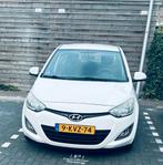 Hyundai i20 1.2I 5-DRS 2013 Wit, Auto's, 450 kg, 4 cilinders, Wit, Origineel Nederlands