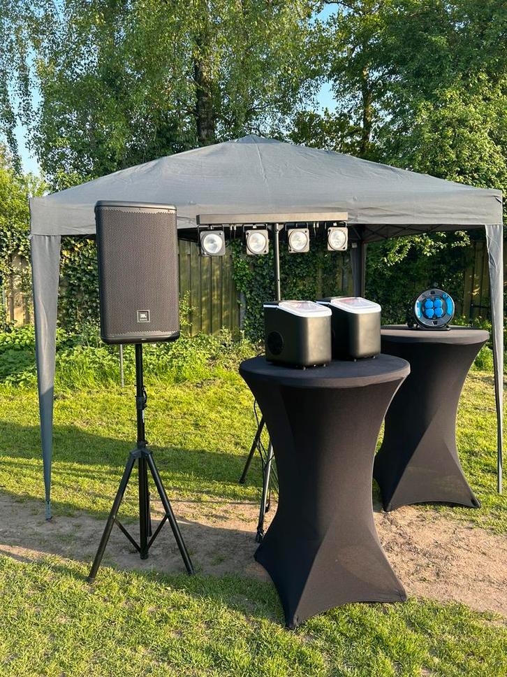 FEESTJE? (Huren vanaf €11,50 voor 3 dagen), Hobby en Vrije tijd, Feestartikelen | Verhuur, Zo goed als nieuw, Overige, Ophalen of Verzenden