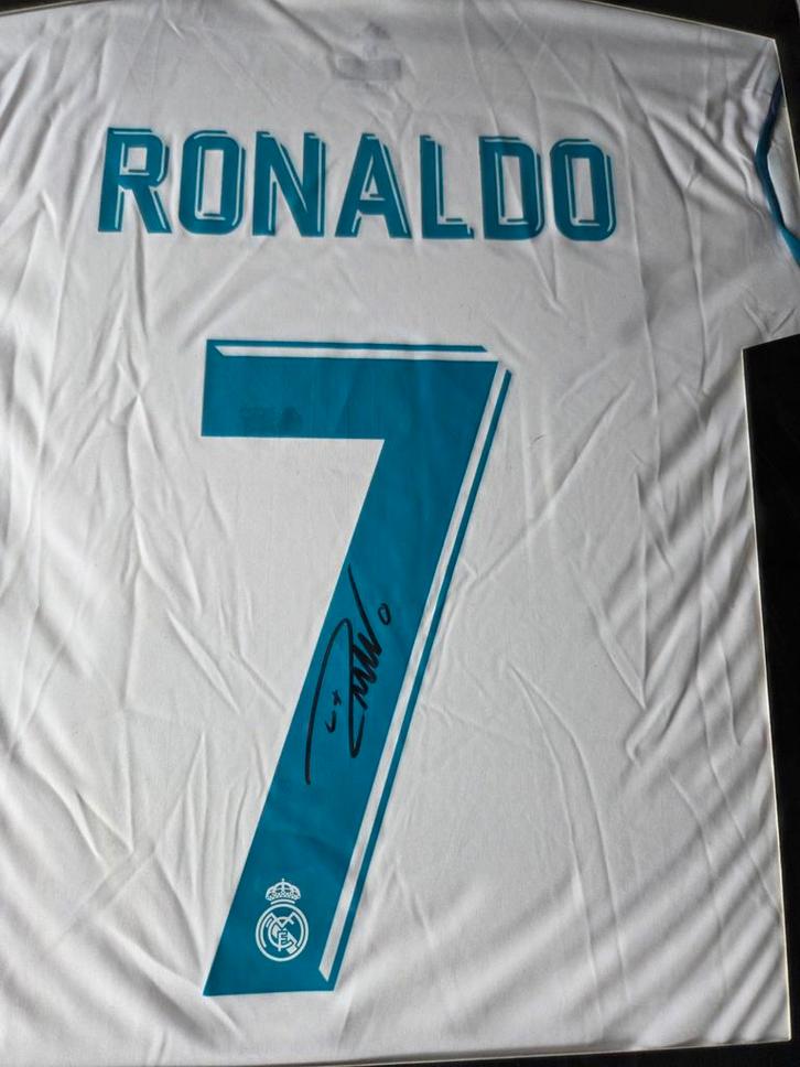 Gesigneerd Ronaldo Real Madrid shirt + Certificaat, Sport en Fitness, Voetbal, Zo goed als nieuw, Shirt, Maat L, Ophalen of Verzenden