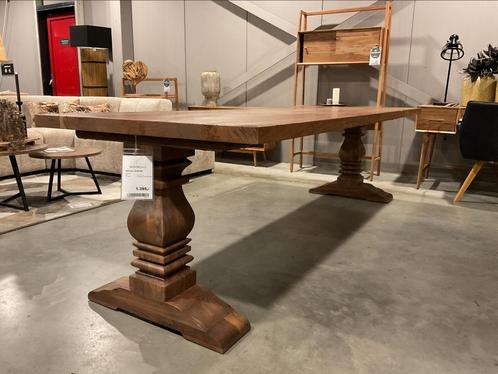 SHOWROOMOPRUIMING | Eetkamertafel Melrose | Bruuts, Huis en Inrichting, Tafels | Eettafels, Zo goed als nieuw, 200 cm of meer