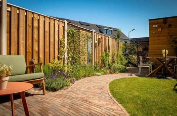 Tuinman aangeboden beschikbaar voor biedingen