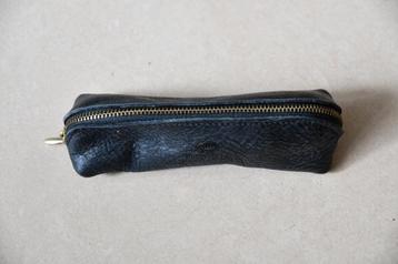 Pennenzaakje in zwart zacht leder - Fred De La Bretoniere beschikbaar voor biedingen