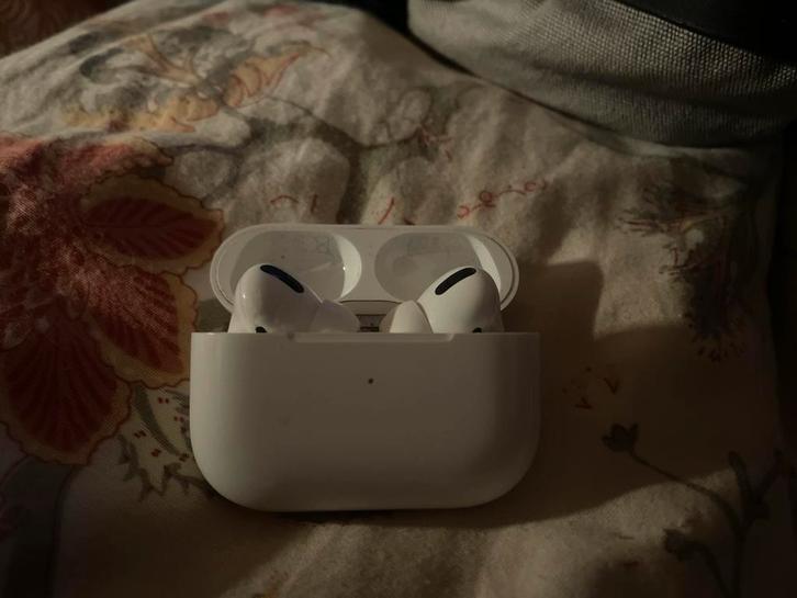 AirPods Pro 1e gen - Rechter oortje + Case, Audio, Tv en Foto, Koptelefoons, Gebruikt, Overige merken, Draadloos, Ophalen