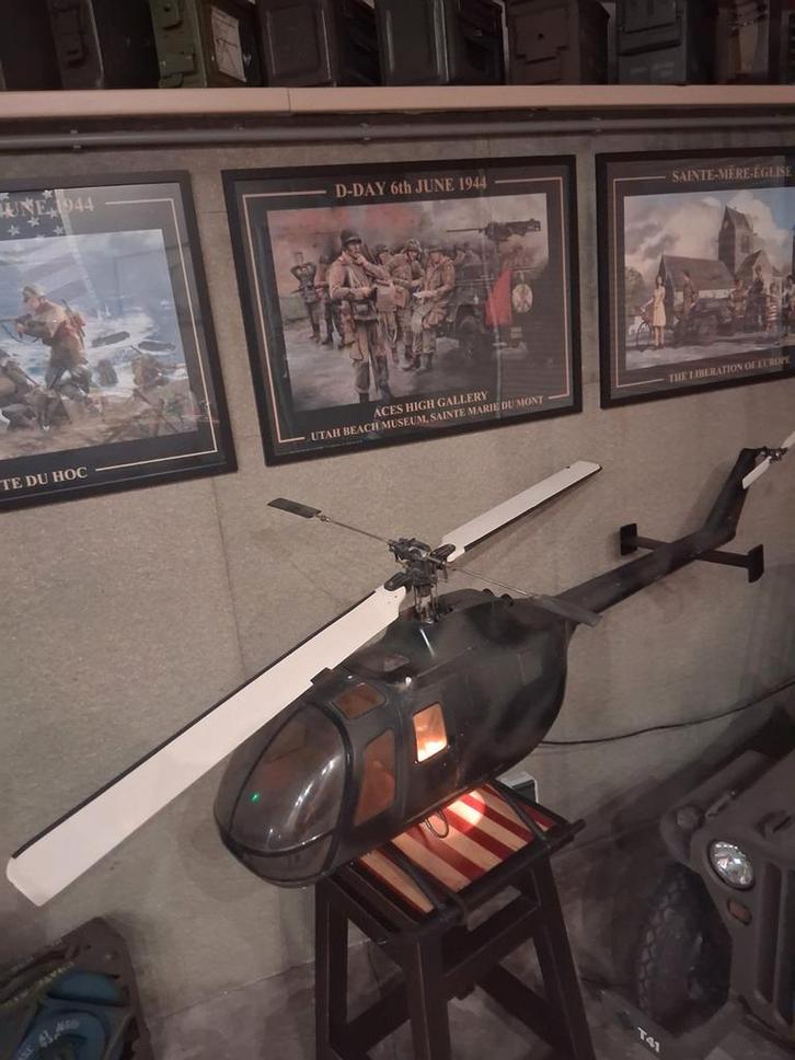 Vintage helikopter decoratie, Hobby en Vrije tijd, Modelbouw | Vliegtuigen en Helikopters, 1:72 tot 1:144, Overige merken, Ophalen