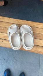 Slippers, Ophalen of Verzenden, Zo goed als nieuw
