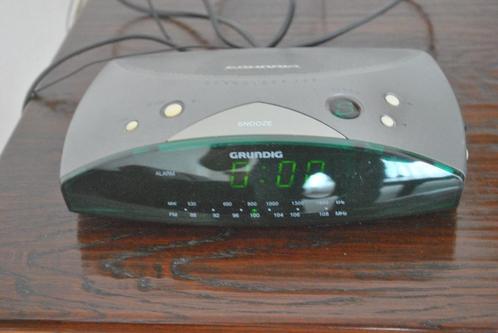 Wekkerradio, Grundig, Sanoclock 720, Witgoed en Apparatuur, Wekkers, Gebruikt, Digitaal, Ophalen of Verzenden