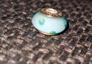 Pandora Glas Bedel Blauw/Gele Stippen i.z.g.st. beschikbaar voor biedingen