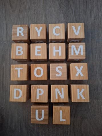 Kinderfeets - Houten blokken beschikbaar voor biedingen