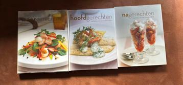 Kookboeken Voor-hoofd en nagerechten beschikbaar voor biedingen