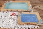 2 Prachtige gemerkte potterie schaaltjes, mint & lichtblauw, Antiek en Kunst, Curiosa en Brocante, Ophalen of Verzenden