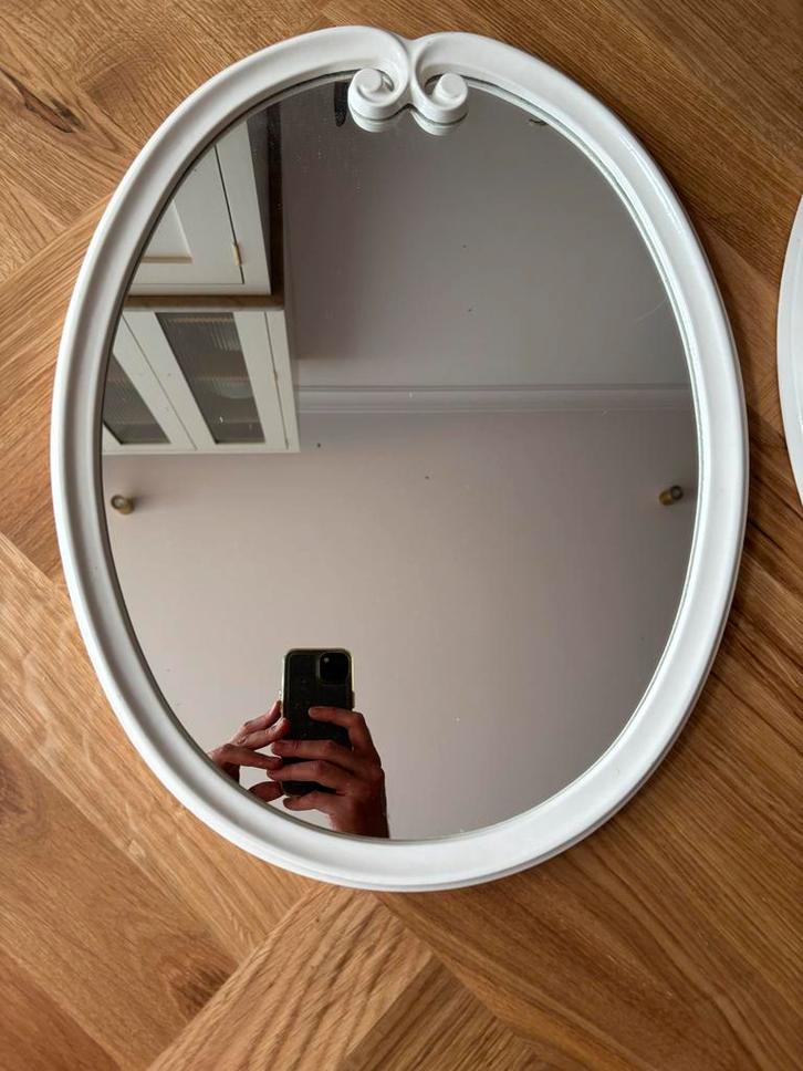 Ovale Spiegel met Witte Lijst x2, Huis en Inrichting, Woonaccessoires | Spiegels, Zo goed als nieuw, 50 tot 75 cm, Minder dan 100 cm