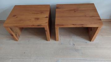 Nachtkastje/bijzettafel massief eikenhout 