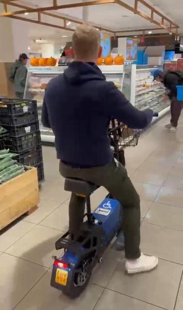 NW! E-scooter Scootmobiel e-step e-fiets elektrisch  beschikbaar voor biedingen