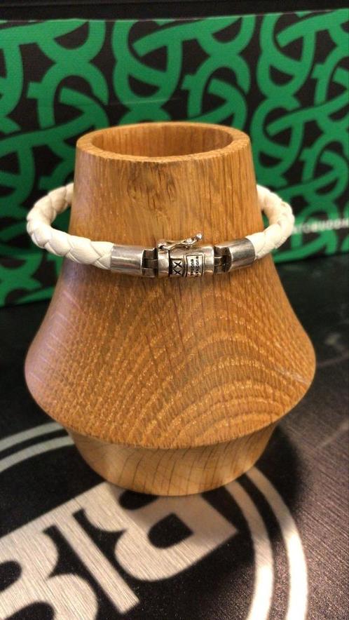 BUDDHA TO BUDDHA ARMBAND TYPE J545WH D BEN XS ROUND € 69,95, Sieraden, Tassen en Uiterlijk, Armbanden, Zo goed als nieuw, Zilver