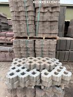 98m2 grijs kunsstof grastegels, bermblokken, grasdallen, Gebruikt, Verzenden, Bij dit gebruikte product niet meer te achterhalen.