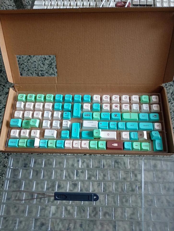 Keyboard met losse toetsen - Opknapper, Computers en Software, Toetsenborden, Gebruikt, Ophalen of Verzenden