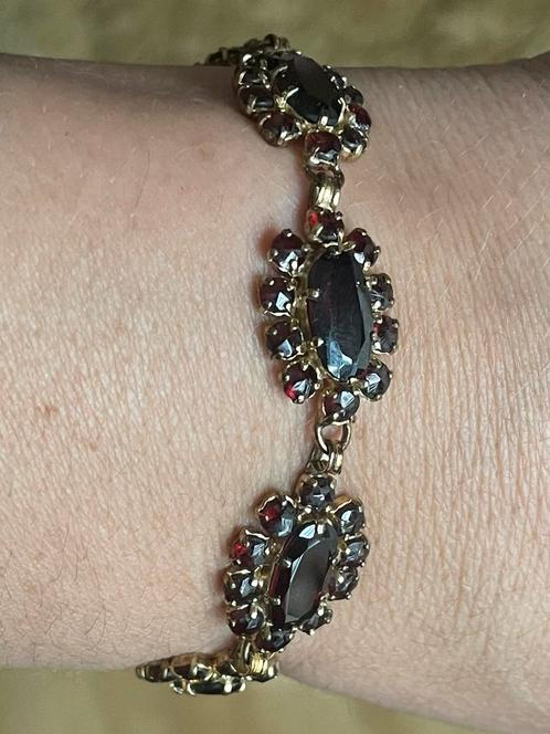 8 karaat vintagearmband met granaten 18 gram, Sieraden, Tassen en Uiterlijk, Armbanden, Zo goed als nieuw, Goud, Ophalen of Verzenden