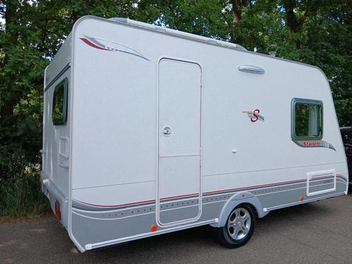 Caravan Sterckeman 420 CP Bovag 2025 voortent, fietsendrager, Caravans en Kamperen, Caravans, Particulier, 500 - 750 kg, Koelkast