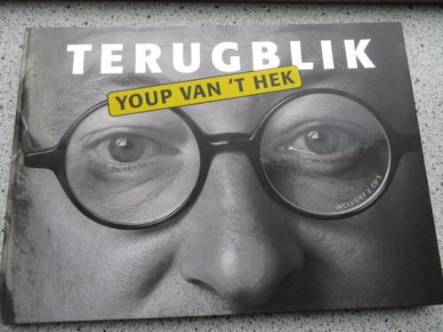 Youp van "t Hek Terugblik inclusief 2 CD's, Boeken, Kunst en Cultuur | Dans en Theater, Zo goed als nieuw, Cabaret, Ophalen of Verzenden