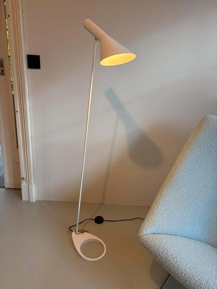Louis Poulsen AJ vloerlamp, Huis en Inrichting, Lampen | Vloerlampen, Zo goed als nieuw, 100 tot 150 cm, Metaal, Ophalen