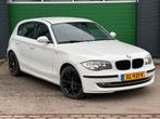 BMW 1-Serie 2.0 116I 5DR 2009 Wit | Airco | Onderhoudsboekje, Auto's, BMW, 1-Serie, 65 €/maand, 1995 cc, Zwart