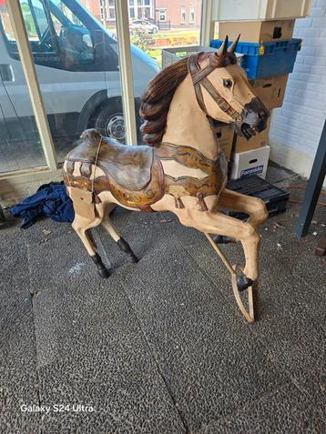 Carrousel Paard 125cm hoog zeer bijzonder mooie beschikbaar voor biedingen