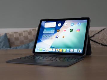 iPad Air - M2 - 128 GB - 11 inch + Incl. Combo Touch beschikbaar voor biedingen
