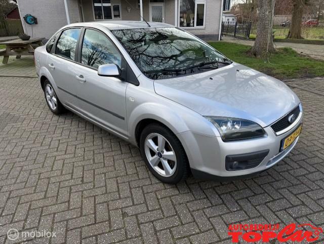Ford Focus 2.0-16V Futura Airco, APK 28-12-2025!, Auto's, Ford, Bedrijf, Te koop, Focus, ABS, Airbags, Airconditioning, Alarm