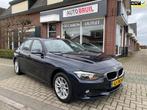 BMW 3-serie 316i Business Aut/ Ned auto /Navi /Clima/, Auto's, Automaat, 4 cilinders, Start-stop-systeem, Blauw