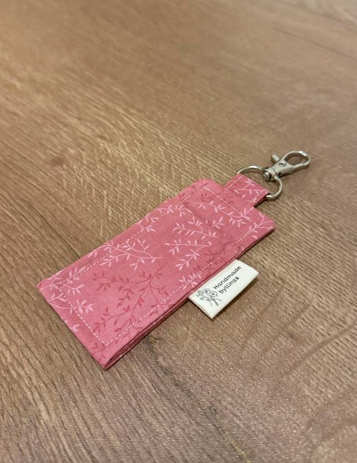 Stoffen sleutelhanger voor o.a. Labello - Handgemaakt, Verzamelen, Sleutelhangers, Nieuw, Ophalen of Verzenden