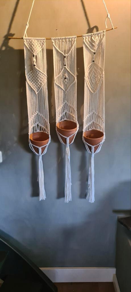 Muurplantenhanger Macramé voor 3 Potten, Huis en Inrichting, Woonaccessoires | Wanddecoraties, Nieuw, Ophalen of Verzenden