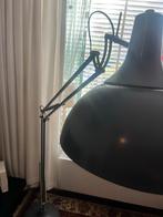 Grijze Design Staande Lamp - Verstelbaar, Huis en Inrichting, Lampen | Vloerlampen, Ophalen of Verzenden, Zo goed als nieuw, Metaal