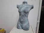groot borstbeeld van vrouw circa 55 cm hoog, Verzamelen, Beelden en Beeldjes, Ophalen of Verzenden, Zo goed als nieuw, Mens