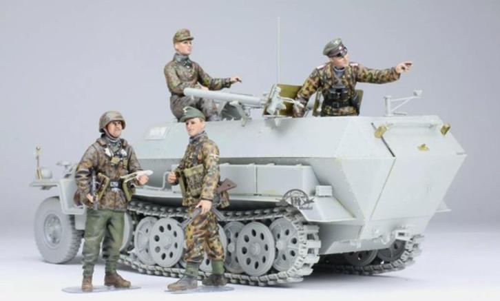 Dragon 1:35 Armored reconnaisance Wiking Div. (Hungary 1945), Hobby en Vrije tijd, Modelbouw | Figuren en Diorama's, Nieuw, Figuur of Figuren