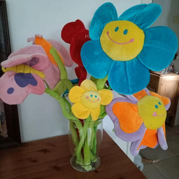 Bos stoffen bloemen knuffels (1) beschikbaar voor biedingen