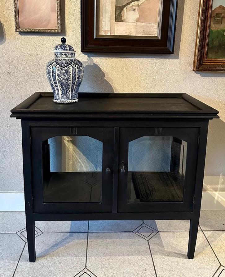 Antiek theekastje in zwarte krijtverf, Antiek en Kunst, Antiek | Meubels | Kasten, Ophalen