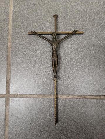 Antiek Bronzen Kruisbeeld beschikbaar voor biedingen