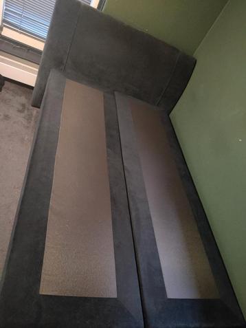 Zwarte Boxspring met opbergbox/opbergruimte aan beide kanten beschikbaar voor biedingen