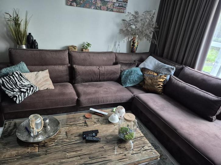 Bruine hoekbank in goede staat, Huis en Inrichting, Banken | Bankstellen, Gebruikt, Hoekbank, Vierpersoons of meer, 300 cm of meer