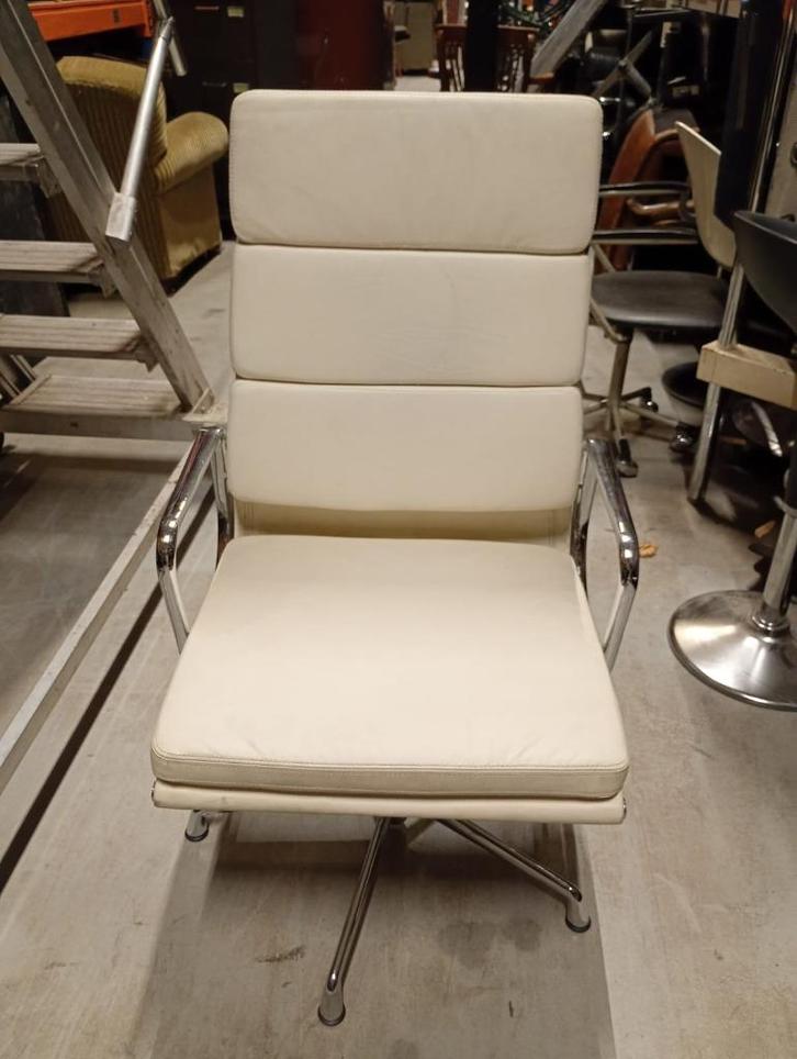 Replica Charles Eames bureaustoel (wit), Huis en Inrichting, Stoelen, Gebruikt, Vijf, Zes of meer stoelen, Leer, Metaal, Wit, Ophalen