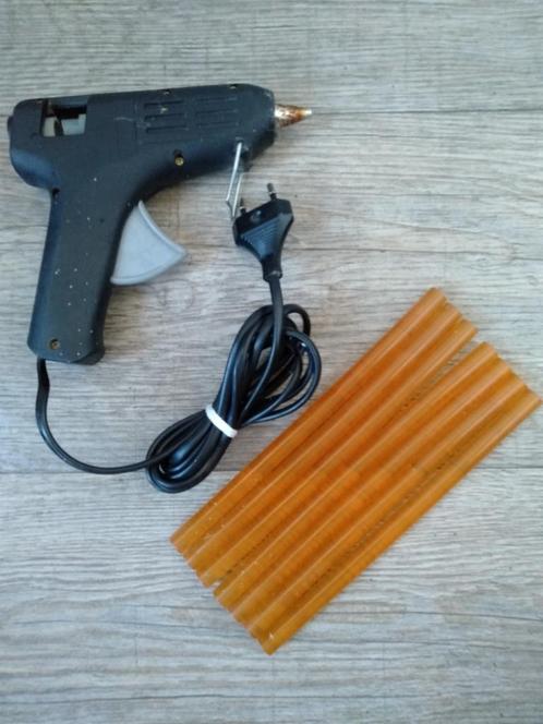Lijmpistool / Glue gun 40 Watt inclusief lijmpatronen, Hobby en Vrije tijd, Knutselen, Gebruikt, Gereedschap of Toebehoren, Ophalen of Verzenden