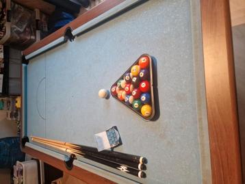 Biljart /pooltafel met 3 keus, poolballen , triangel etc beschikbaar voor biedingen