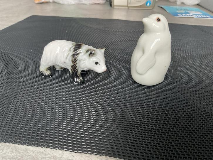 Porseleinen dierenbeeldjes - Beer en Pinguïn, Verzamelen, Beelden en Beeldjes, Zo goed als nieuw, Dier, Ophalen of Verzenden