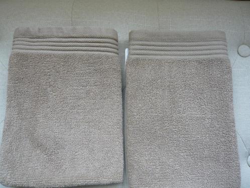 2 gastendoekjes handdoekjes zandkleur mooie rand nieuw 50x50, Huis en Inrichting, Badkamer | Badtextiel en Accessoires, Nieuw