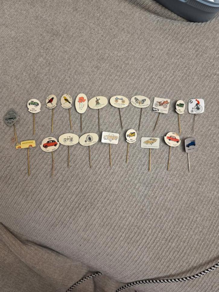 Vintage Reclame Pins - Auto's, Fietsen, Natuur, Verzamelen, Speldjes, Pins en Buttons, Gebruikt, Speldje of Pin, Transport, Verzenden