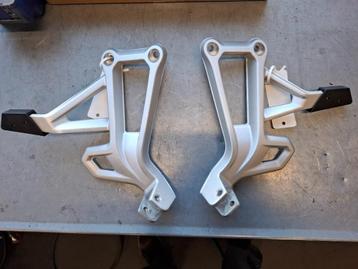 Duo steunhouders tbv variokoffers BMW F750GS/F850GS/F900GS beschikbaar voor biedingen