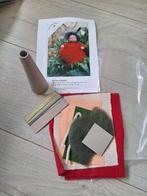 Arend Aardbei, atelier de witte engel tricot poppetje, Hobby en Vrije tijd, Vilt, Ophalen of Verzenden, Zo goed als nieuw