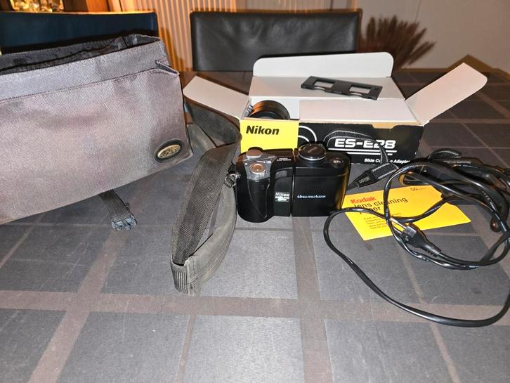 Nikon coolpix 4500 fotocamera plus nikon ES E28, Audio, Tv en Foto, Fotocamera's Digitaal, Gebruikt, Nikon, 8 keer of meer, Ophalen of Verzenden